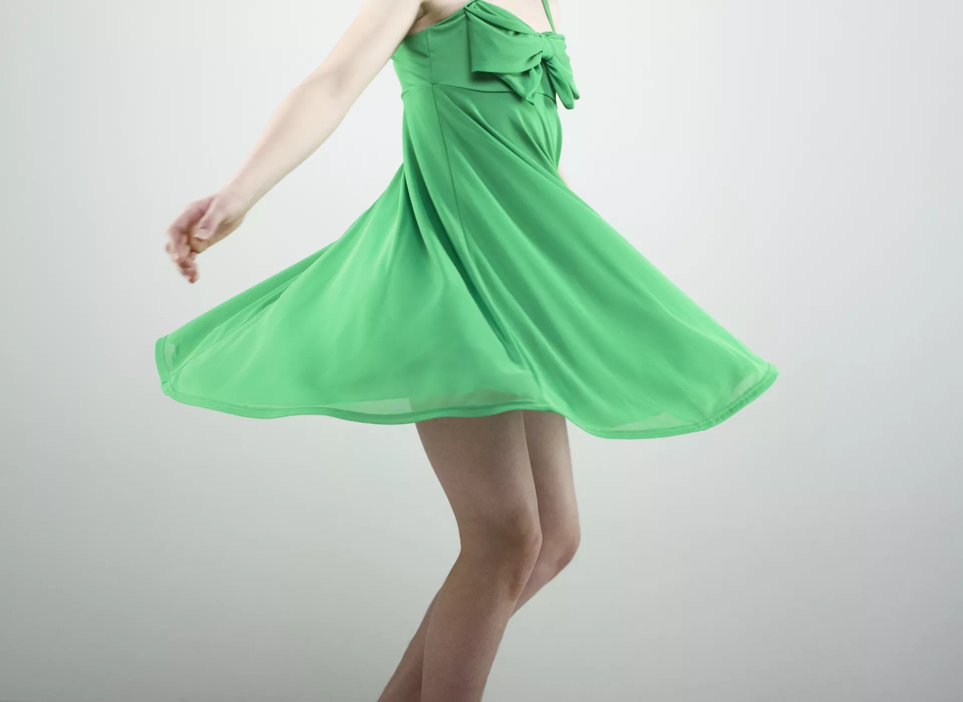 zielona sukienka z kokardą